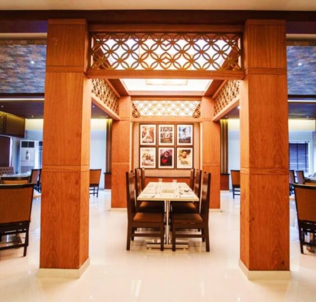 comfortable hotel dining seating